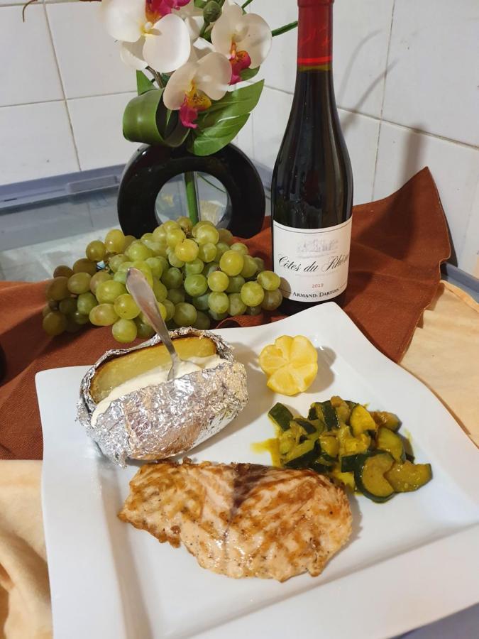 Contact Hotel Restaurant La Chaumiere Entre Orgeval Et Flins A13 Sortie 8 Les Mureaux Εξωτερικό φωτογραφία