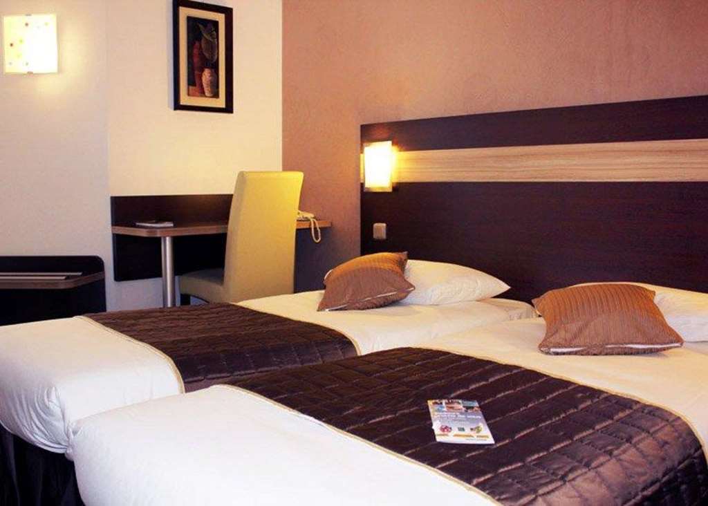Contact Hotel Restaurant La Chaumiere Entre Orgeval Et Flins A13 Sortie 8 Les Mureaux Δωμάτιο φωτογραφία