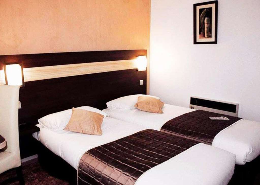 Contact Hotel Restaurant La Chaumiere Entre Orgeval Et Flins A13 Sortie 8 Les Mureaux Δωμάτιο φωτογραφία