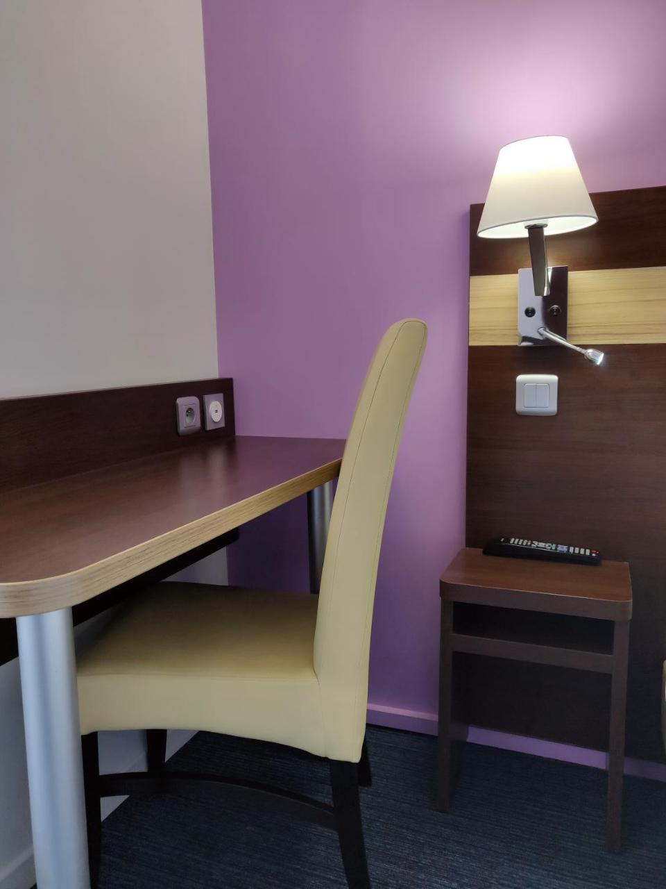 Contact Hotel Restaurant La Chaumiere Entre Orgeval Et Flins A13 Sortie 8 Les Mureaux Εξωτερικό φωτογραφία